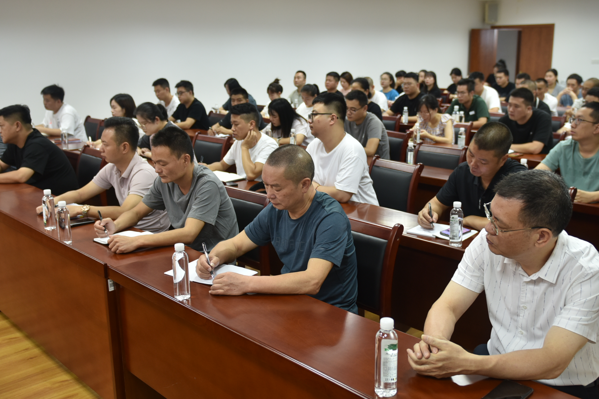 金森公司開展公文寫作與森林資源調(diào)查培訓會